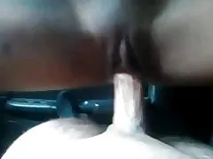 Kukomaa asia umesimama katika gari